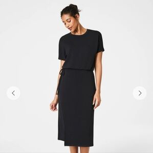 BNWT Spanx Air Essentials Midi Wrap Dress M in Very Black